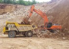 escavatore cingolato DOOSAN DAEWOO DX 520 LC e dumper Perlini 366